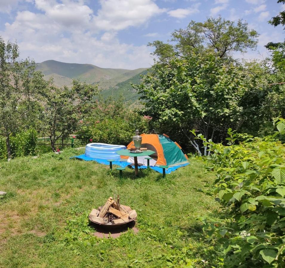 Hayi Tun Guest House Goris Exteriör bild