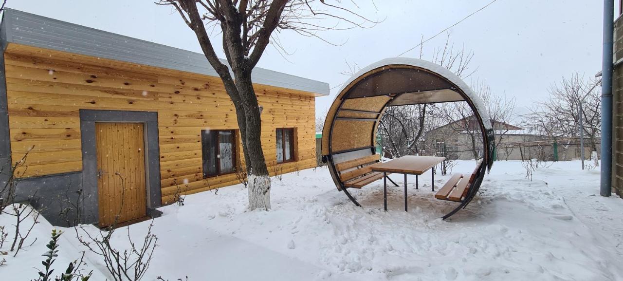 Hayi Tun Guest House Goris Exteriör bild