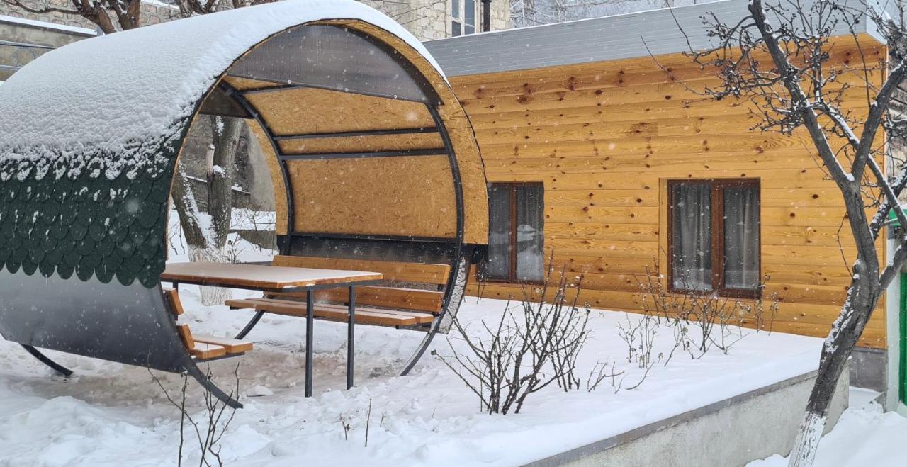 Hayi Tun Guest House Goris Exteriör bild