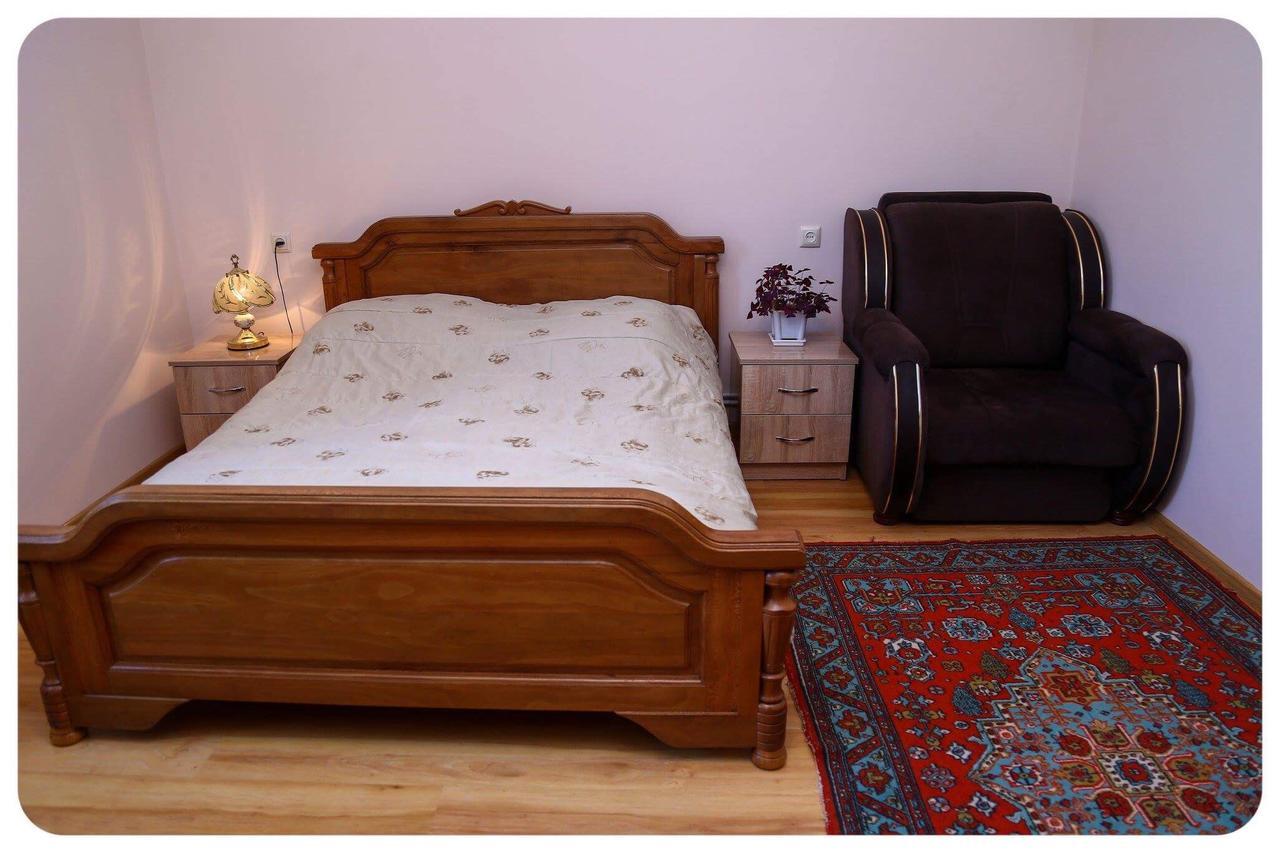 Hayi Tun Guest House Goris Exteriör bild