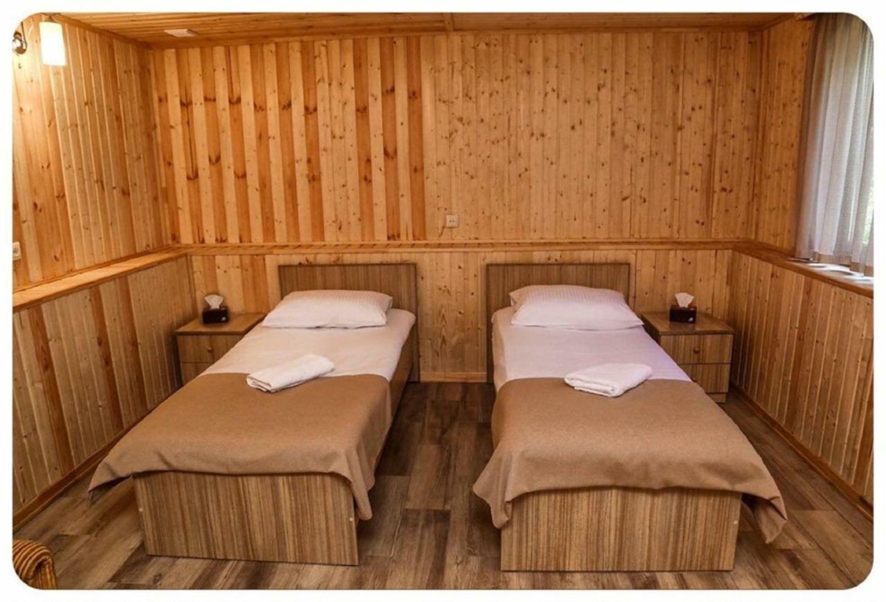 Hayi Tun Guest House Goris Exteriör bild